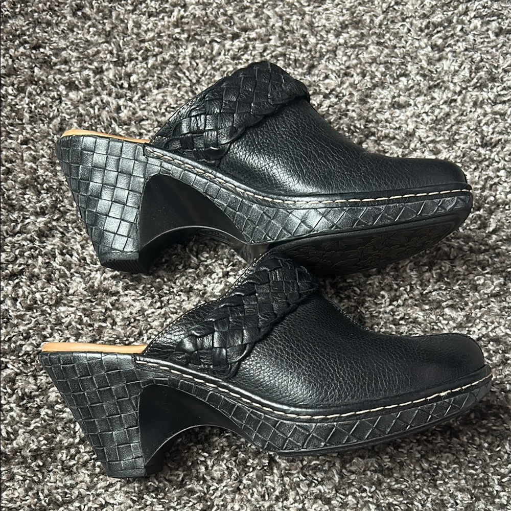 Women's Black Leather Mules - Picture 3 of 6